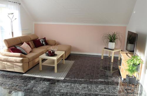 Kamp-Bornhofen Apartment | Guest Rated 9.7: Studio Blick ins Tal with Family-Friendly Comfort