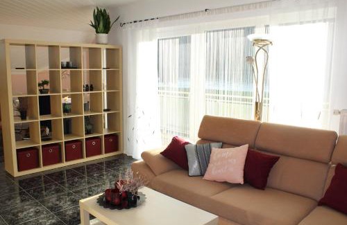 Kamp-Bornhofen Apartment | Guest Rated 9.7: Studio Blick ins Tal with Family-Friendly Comfort