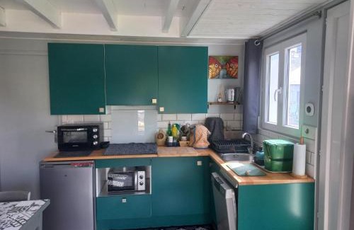Concarneau Ski Chalet | Quiet Independent Studio with Top Reviews and Family Amenities