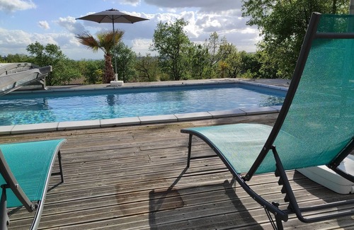 Belmont-Sainte-Foi Apartment | Comfortable Studio Bonnard with Pool and Family Amenities