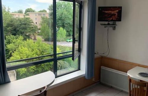 Rodez Apartment | Pet-Friendly Studio Bourran with Convenient Parking