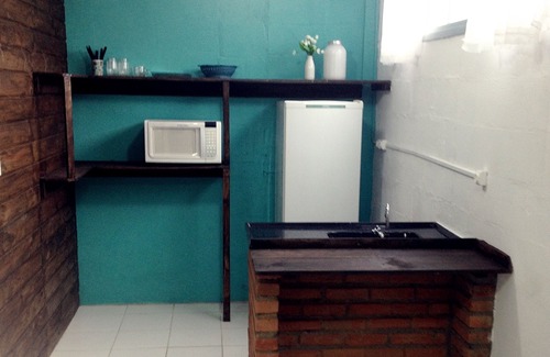 Rio Vermelho Sul House | Cozy Studio 01 - GuestHaus with Pool & Kitchen Access