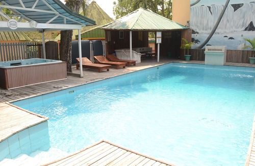 Kribi Apartment | Studio-Budget-Shower-Garden View