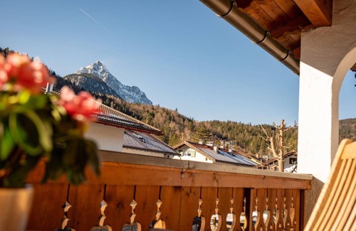 Mittenwald Apartment | Studio 'Burgberg' with Mountain View, Balcony and Wi-Fi