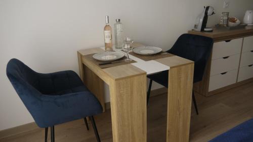 Eguilles Apartment | Studio Business Wi-Fi 7 TVA Proche zones LesMilles La Duranne Aix TGV