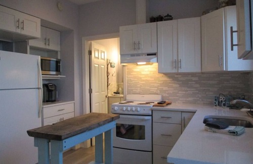 Sequim House | Cozy Studio By The Sea - Beachfront Cottage with Ocean View