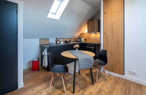 La Roche-sur-Yon Apartment | Cosy Studio C in Town Center with Pool & Ocean View