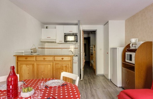 Bareges Apartment | Cozy Studio Barèges: Ideal Retreat for 6 with Spa & More
