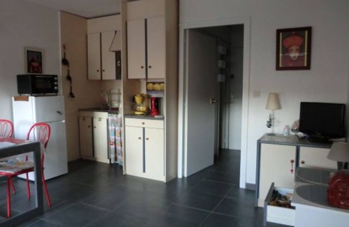 Agde Apartment | Ideal Studio Cabin with Pool & Ocean View - Rated 10/10