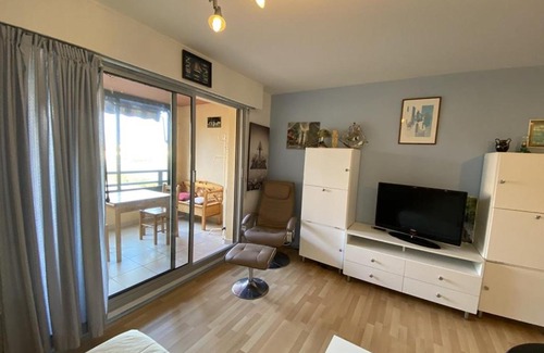 Capbreton Apartment | Beachside Studio with Pool, Tennis & Private Parking – 9.3/10