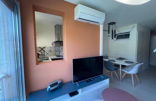 Argeles Plage Apartment | Renovated Studio Cabine Steps from the Beach - 10/10 Rating