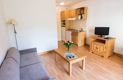 Giez Apartment | Giez Studio Alcove for 4 | Pools, Spa & Family-Friendly Fun!