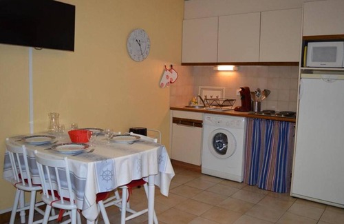 Banyuls-sur-Mer Apartment | Cozy Studio with Mountain View Terrace, Steps from the Beach