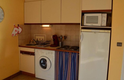 Banyuls-sur-Mer Apartment | Cozy Studio with Mountain View Terrace, Steps from the Beach
