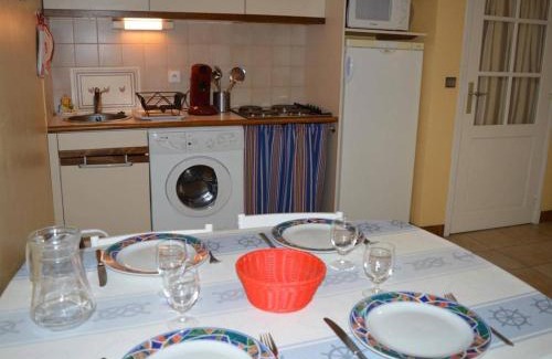 Banyuls-sur-Mer Apartment | Cozy Studio with Mountain View Terrace, Steps from the Beach