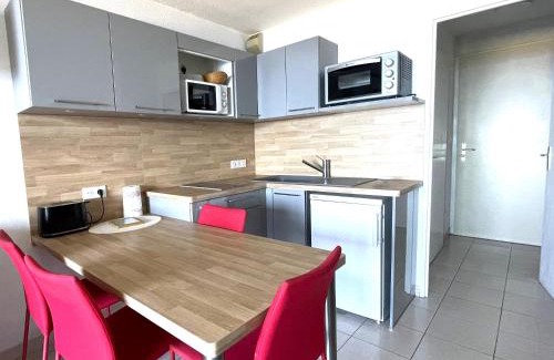 Banyuls-sur-Mer Apartment | Cozy Studio Cabine in Banyuls-sur-Mer with Sea Views