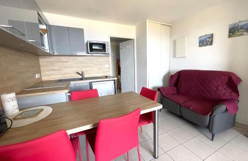 Banyuls-sur-Mer Apartment | Cozy Studio Cabine in Banyuls-sur-Mer with Sea Views