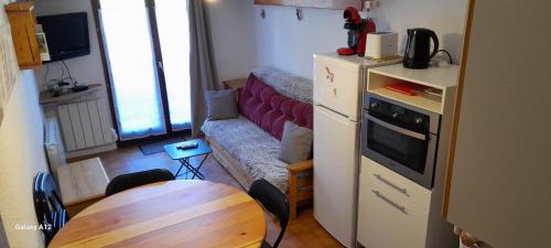 Ax-les-Thermes Apartment | Family-Friendly Studio with WiFi and Garage, Rated 8.4/10