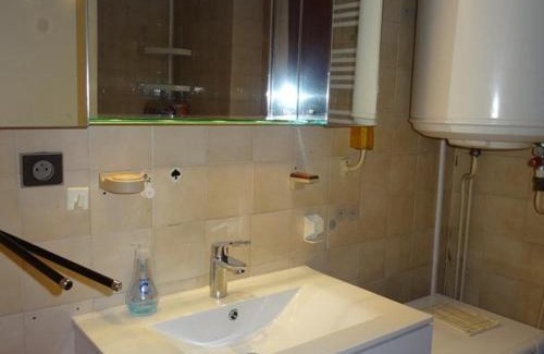 Toulon - Hyeres Apartment | Family-Friendly Studio in Hyères - Ideal for 4 Guests