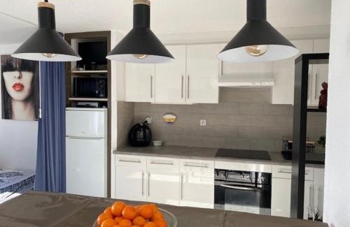 Le Barcares Apartment | Family-Friendly Studio Cabine in Le Barcarès with Pool