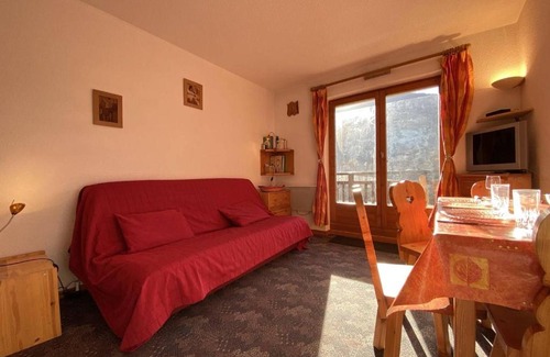Praz-sur-Arly Apartment | Cozy Studio Cabine in Praz Sur Arly - Pet Friendly Escape