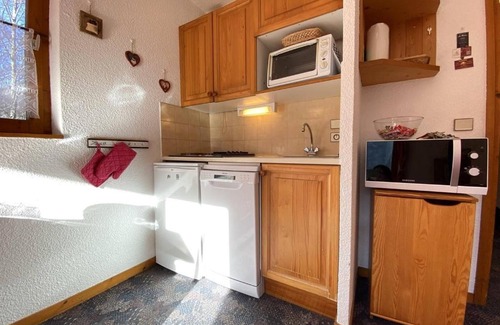Praz-sur-Arly Apartment | Cozy Studio Cabine in Praz Sur Arly - Pet Friendly Escape