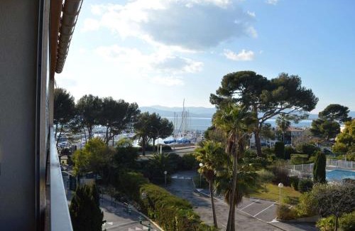 Saint-Raphael Apartment | Cozy Studio with Terrace and Parking in Saint-Raphaël