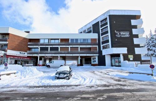 Chamrousse Apartment | Pet-Friendly Studio with Balcony & Pool Near Ski Slopes
