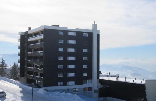 Chamrousse Apartment | Cozy Studio Chamrousse for Families - 9/10 Guest Rated