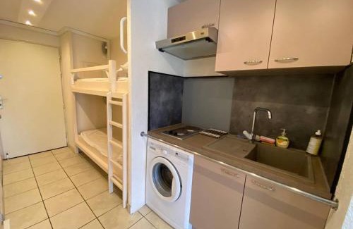 Le Barcares Apartment | Cozy Studio Cabine with Terrace Steps from the Beach