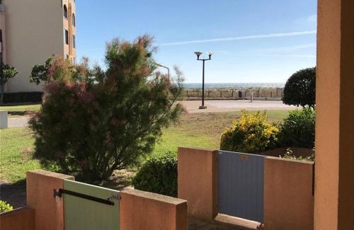 Le Barcares Apartment | Studio Cabine 4 Pers, RDC, Bord de Plage, Parking Privé, À Proximité Commerces et Aqualand - FR-1-81-235