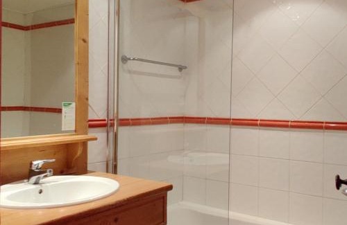 Pra Loup Apartment | Cozy Studio Cabine for 6 with Balcony in Pra Loup