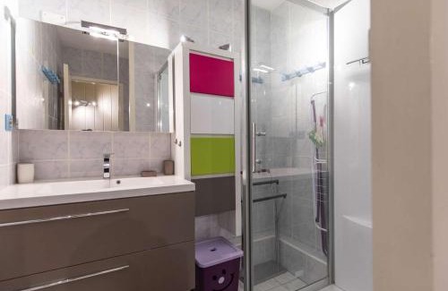 Eaux-Bonnes Apartment | Cozy Mountain View Studio with Balcony & Family Amenities