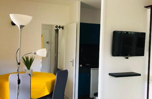 Andernos-les-Bains Apartment | Tranquil Studio-Cabine Steps from City Center and Beach