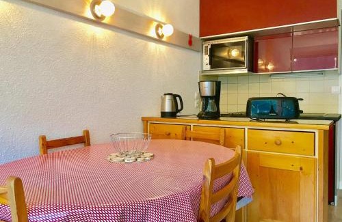 Villard-de-Lans Apartment | Cozy Studio Cabine with Balcony Near Center & Ski Lifts