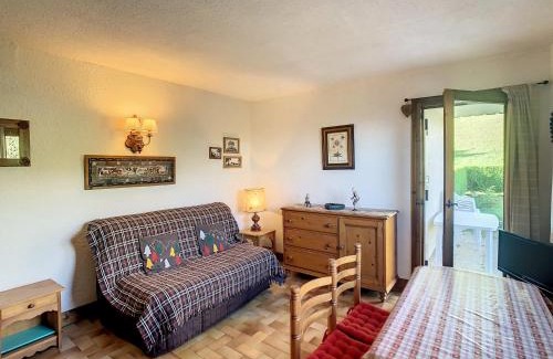 Combloux Apartment | Cozy Studio Cabine with Private Garden near Bouchet Ski Lift