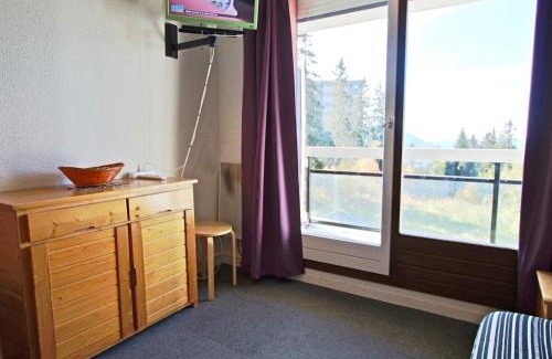 Chamrousse Apartment | Cozy Studio Cabin Near Slopes with Balcony & Pet-Friendly