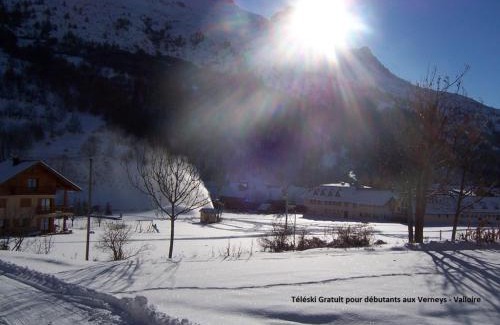 Valloire Apartment | Cozy Studio Cabin for 3 Near Ski Lift with Parking