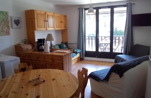 Correncon-en-Vercors Apartment | Inviting Studio Corrençon-en-Vercors for 4 Guests