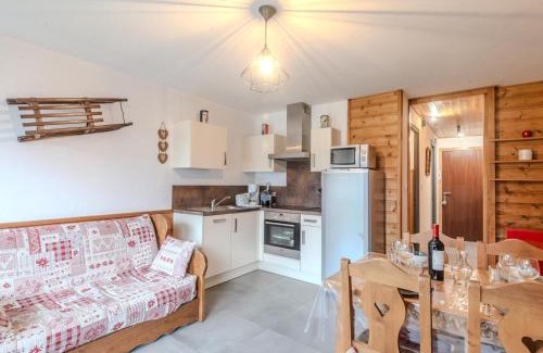 Morzine Apartment | Bright Studio Cabin in Morzine Near Slopes with Parking