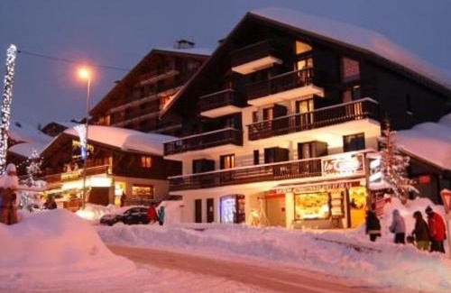 Les Saisies Apartment | Cozy Studio Cabine Mezzanine in Centre Station, 4 Guests