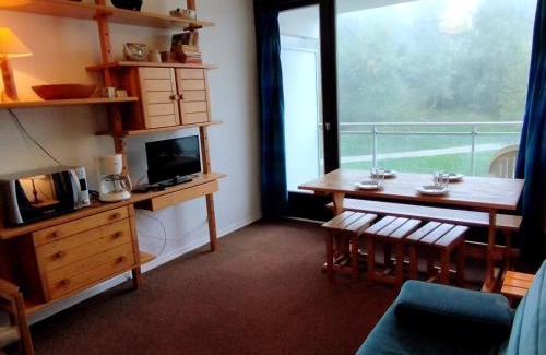 Prapoutel Apartment | Modern Studio Cabine with Balcony & Child-Friendly Amenities