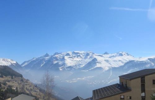 Auris Apartment | Cozy Studio Cabin with Balcony & Mountain View - Auris en Oisans