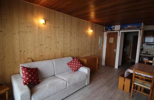 Auris Apartment | Cozy Studio Cabin with Balcony & Mountain View - Auris en Oisans