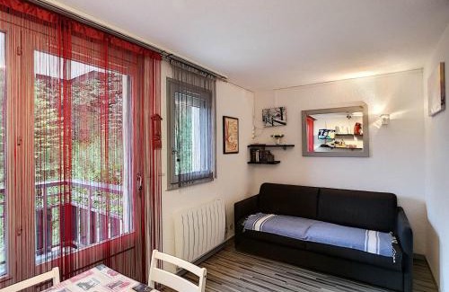 Reberty Apartment | Cozy Studio Cabin for 4, Balcony & WiFi near Les Menuires