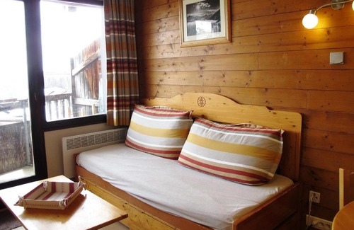 Avoriaz Apartment | Renovated Studio Cabine with Balcony Near Shops & Ski Lifts