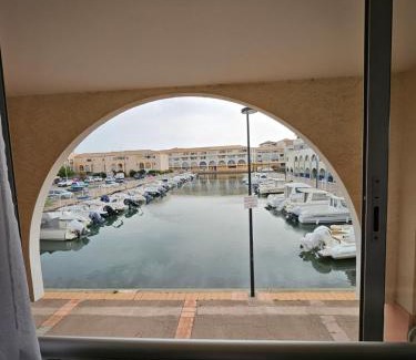 Sete Apartment | Modern T2 - Sète Beachfront Getaway for 6 Guests