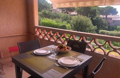 La Nartelle Apartment | Oceanfront Studio Cabine with Rare Views at Les Coteaux