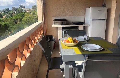 La Nartelle Apartment | Oceanfront Studio Cabine with Rare Views at Les Coteaux