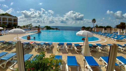 La Croix des Gardes Apartment | Charming Studio Cabine with Ocean View & Panoramic Pool